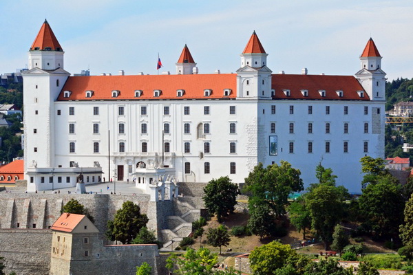 TOUR ĐÔNG-TÂY ÂU: BALAN-HUNGARY –SLOVAKIA- ÁO - SÉC - ĐỨC  14 NGÀY 13 ĐÊM. Đón Noel và Năm mới tại Đông Âu