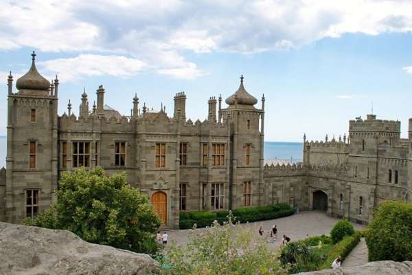 TOUR NGA-CRƯM: MÙA THU VÀNG BÁN ĐẢO CRƯM 2020- 12N/11D