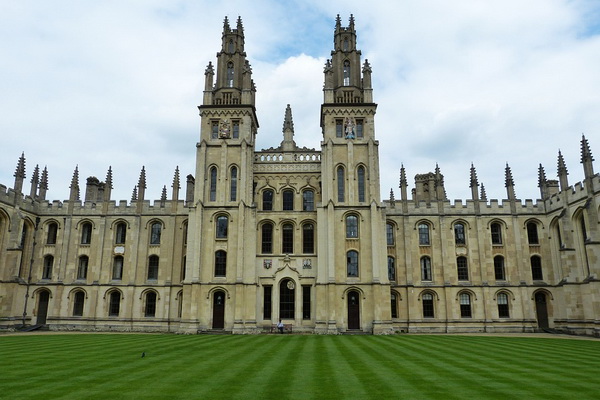 Tour Anh-Scotland: HÀ NỘI – LONDON – BATH – COTSWOLDS – OXFORD - STRATFORD-UPON-AVON - CHESTER - MANCHESTER – EDINBURG - YORK - LONDON-HA NOI 9 NGÀY 8 ĐÊM