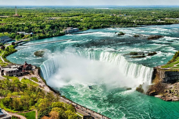 TOUR CANADA-CU BA: TORONTO - KINGSTON - NIAGARA FALLS  VARADEO - HAVANA 10N9D