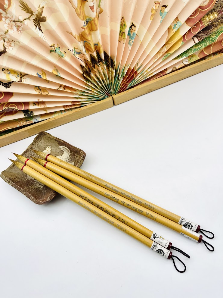TP06.2 Mộ Vân Lang Hào (Bút thư pháp cỡ trung)