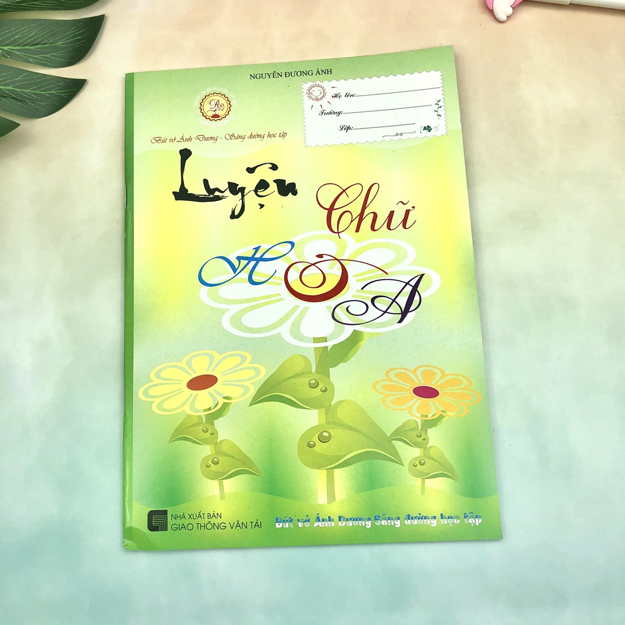 Vở mẫu chữ hoa