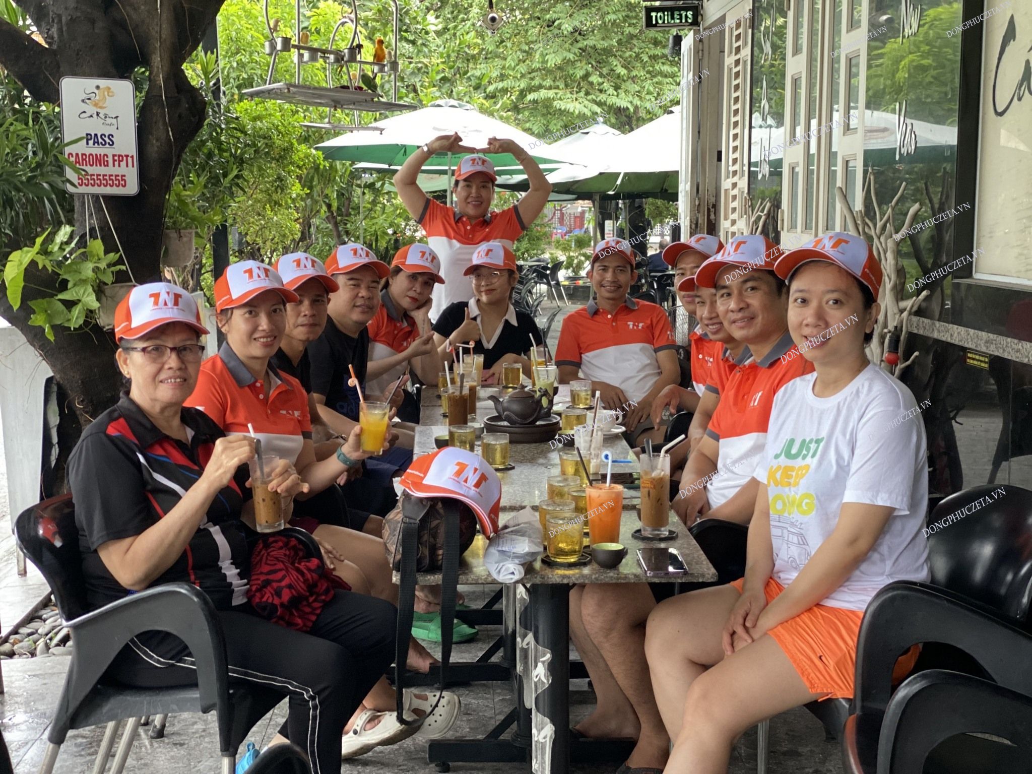  đồng phục công ty tnt travel