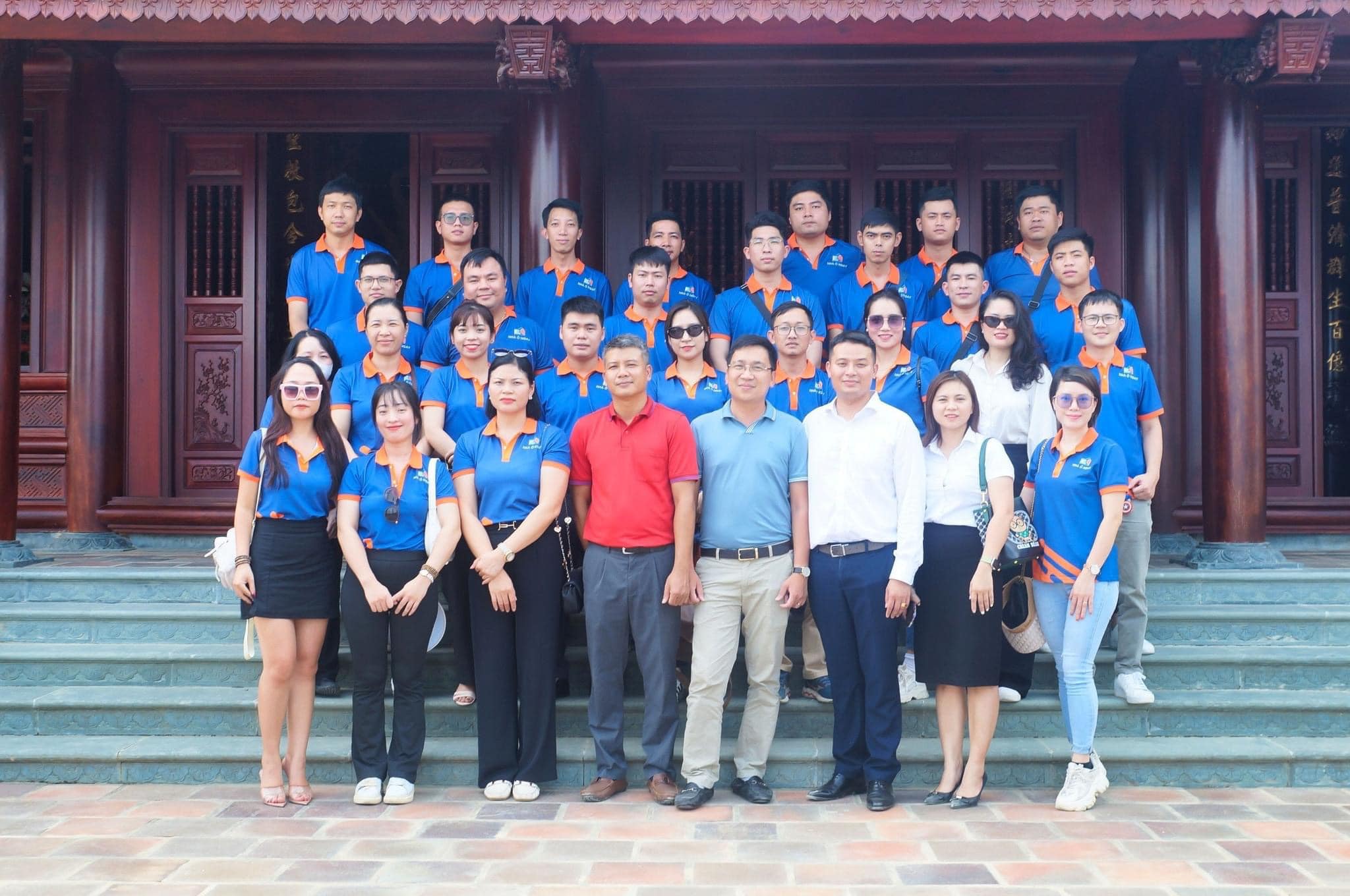 áo thun đồng phục  công ty nhà ở ngay reco