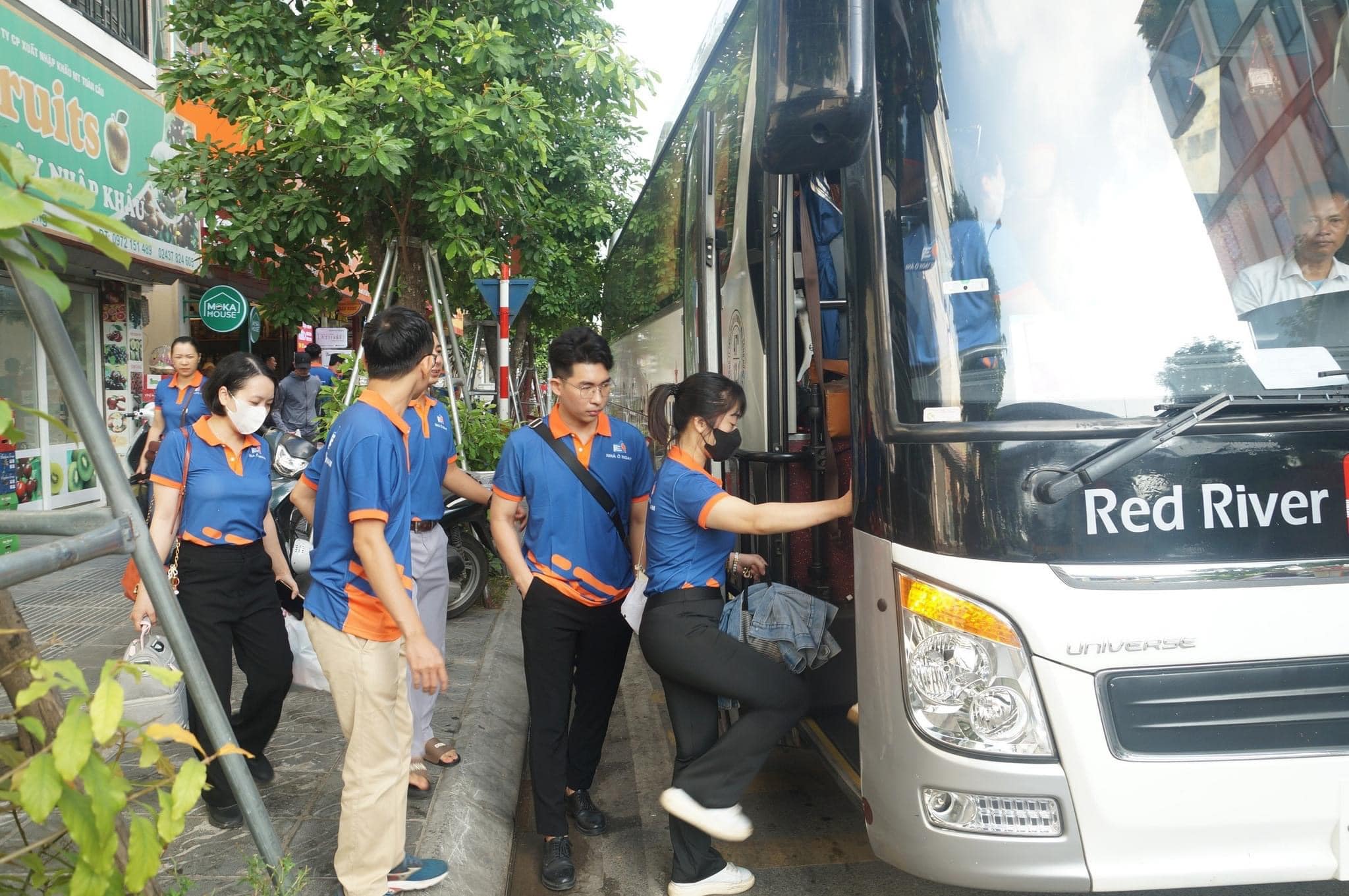 áo thun công ty nhà ở ngay reco
