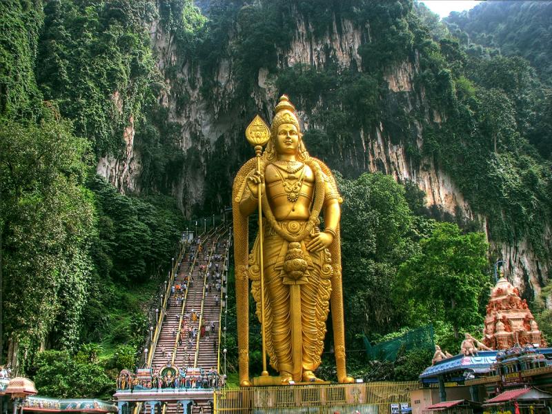 KHÁM PHÁ HANG ĐỘNG BATU HUYỀN BÍ TẠI MALAYSIA