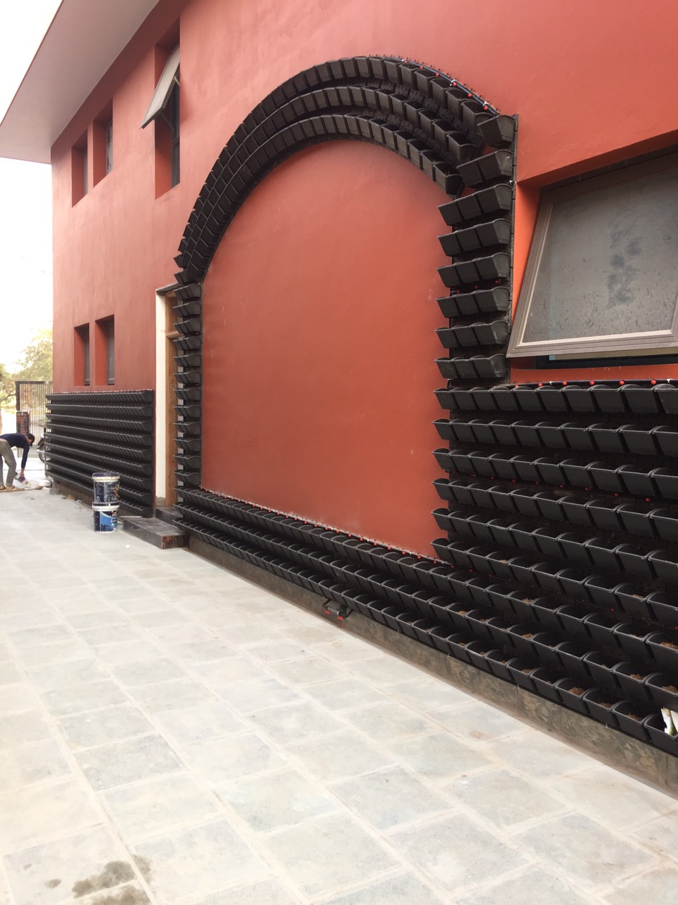 thi công bức vườn tường đúng