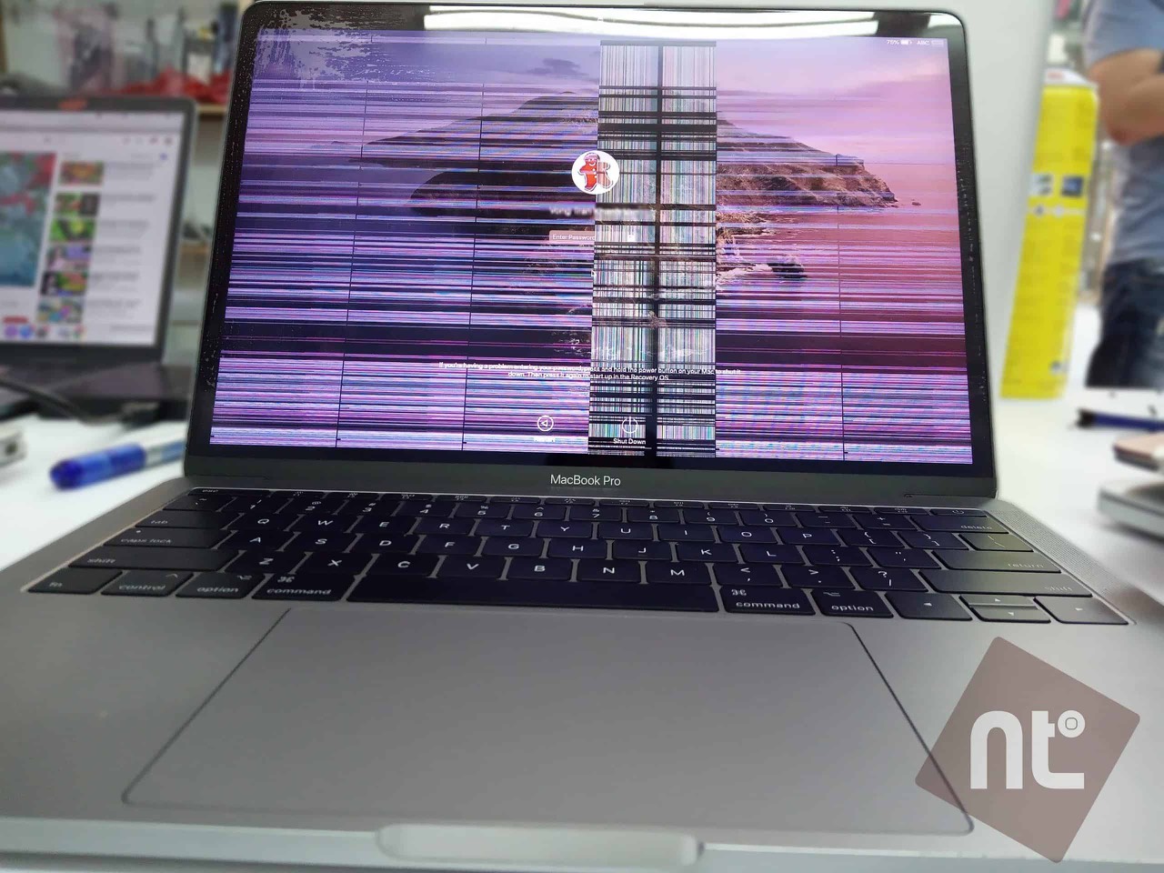 THAY CÁP MÀN MACBOOK PRO/AIR 2016-2020