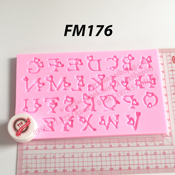 KHUÔN FONDANT CHỮ VIỀN TIM FM176