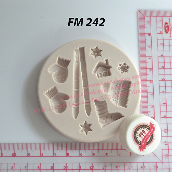 KHUÔN FONDANT CHỦ ĐỀ TRƯỢT TUYẾT  FM242