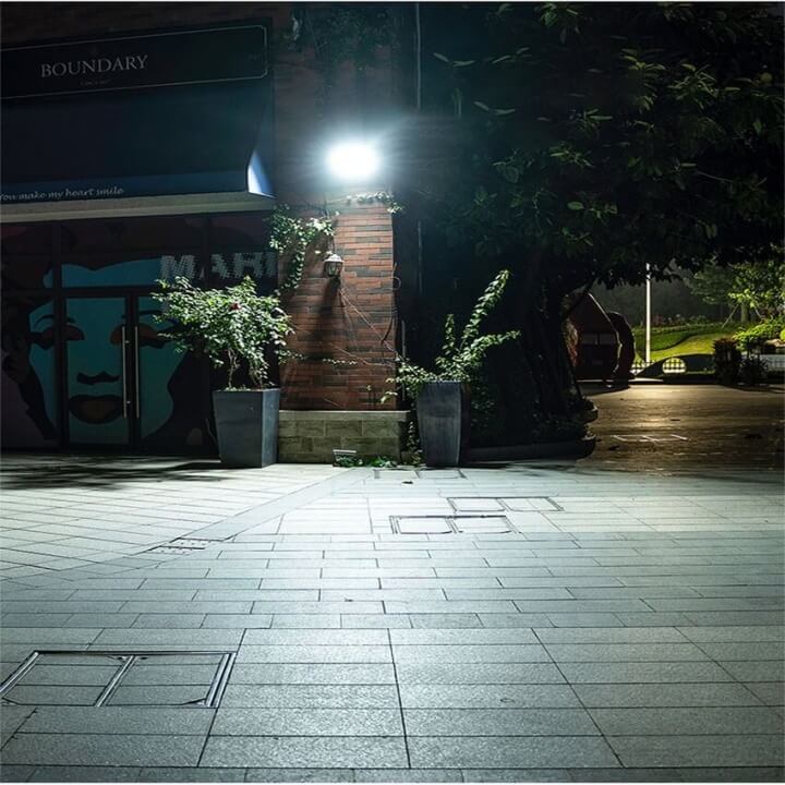 den-pha-nang-luong-mat-troi-100w-16