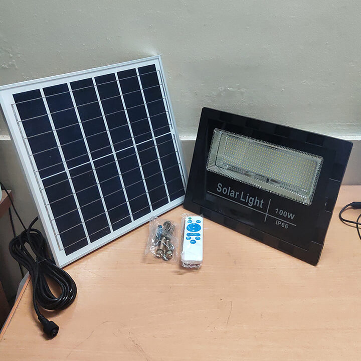 den-pha-nang-luong-mat-troi-100w-19