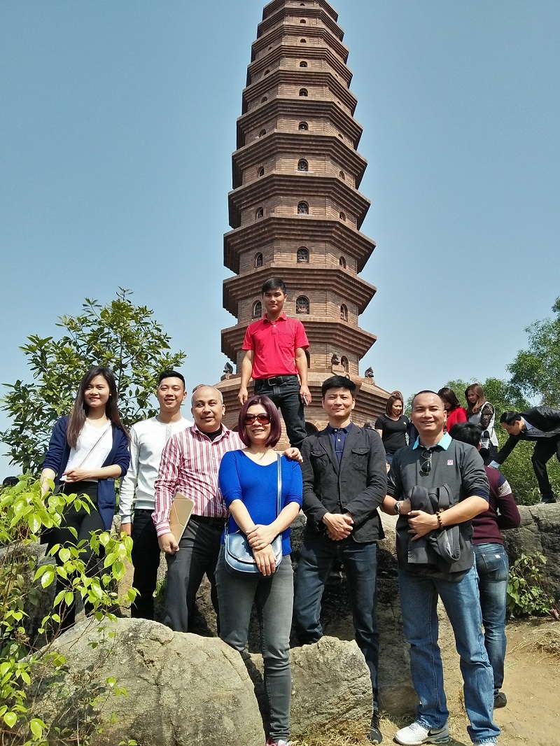 Cán bộ Công ty ALG đi lễ chùa đầu năm Đinh Dậu - 2017