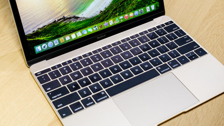 Thay màn hình macbook tại Hoàng Tuấn