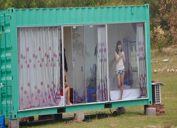 Giá phòng khu nhà nghỉ Amazing Container xinh xắn ở đảo Quan Lạn