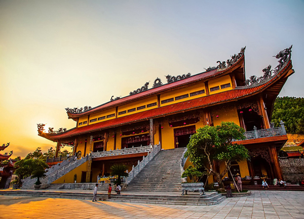 Những điểm đến tâm linh không thể bỏ qua tại Quảng Ninh
