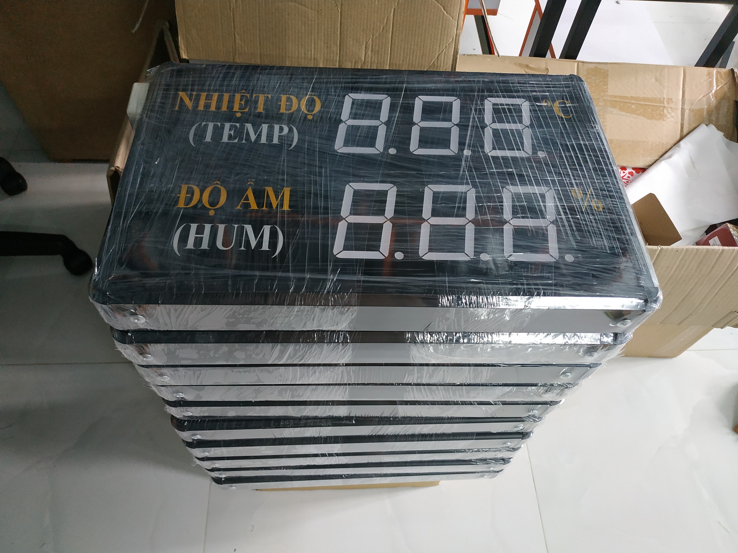 Gia công đồng hồ led nhiệt độ độ ẩm treo nhà xưởng văn phòng tại TP.HCM