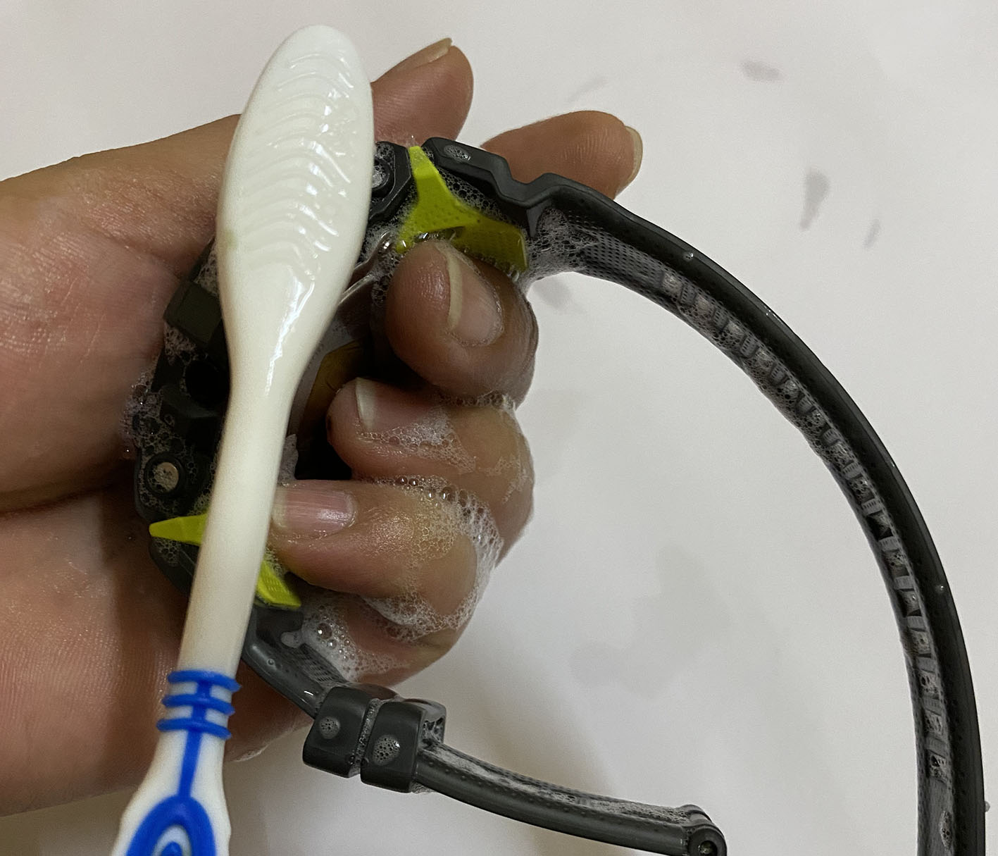 CÁCH VỆ SINH ĐỒNG HỒ TẠI NHÀ ĐÚNG CÁCH CÁCH VỆ SINH ĐỒNG HỒ TẠI NHÀ ĐÚNG CÁCH