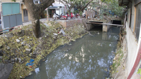 Nguồn nước ngầm Hà Nội bị “nhiễm thạch tín” và nguy cơ gây hại sức khoẻ