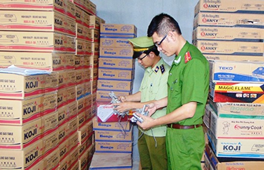 Lực lượng liên ngành tỉnh Thanh Hóa bắt giữ hàng loạt máy lọc nước, bếp gas nhái Kangaroo, Sanyo...