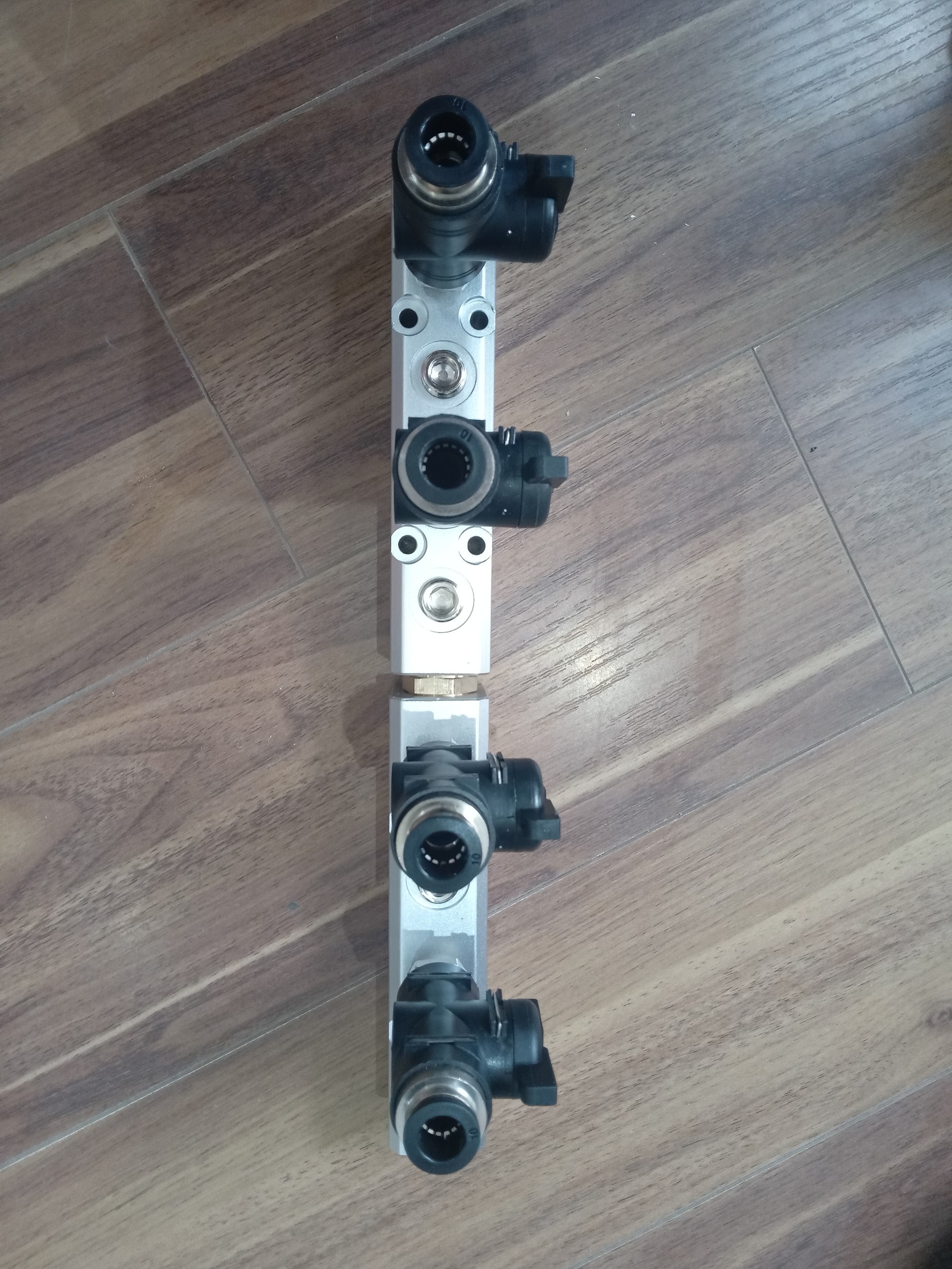 Thanh chia khí nhiều cổng chia 2,3,4,5 ren trong LA2, LA3, LA4, LA5 Bộ chia khí nhiều cổng LA2, LA3, LA4, LA5