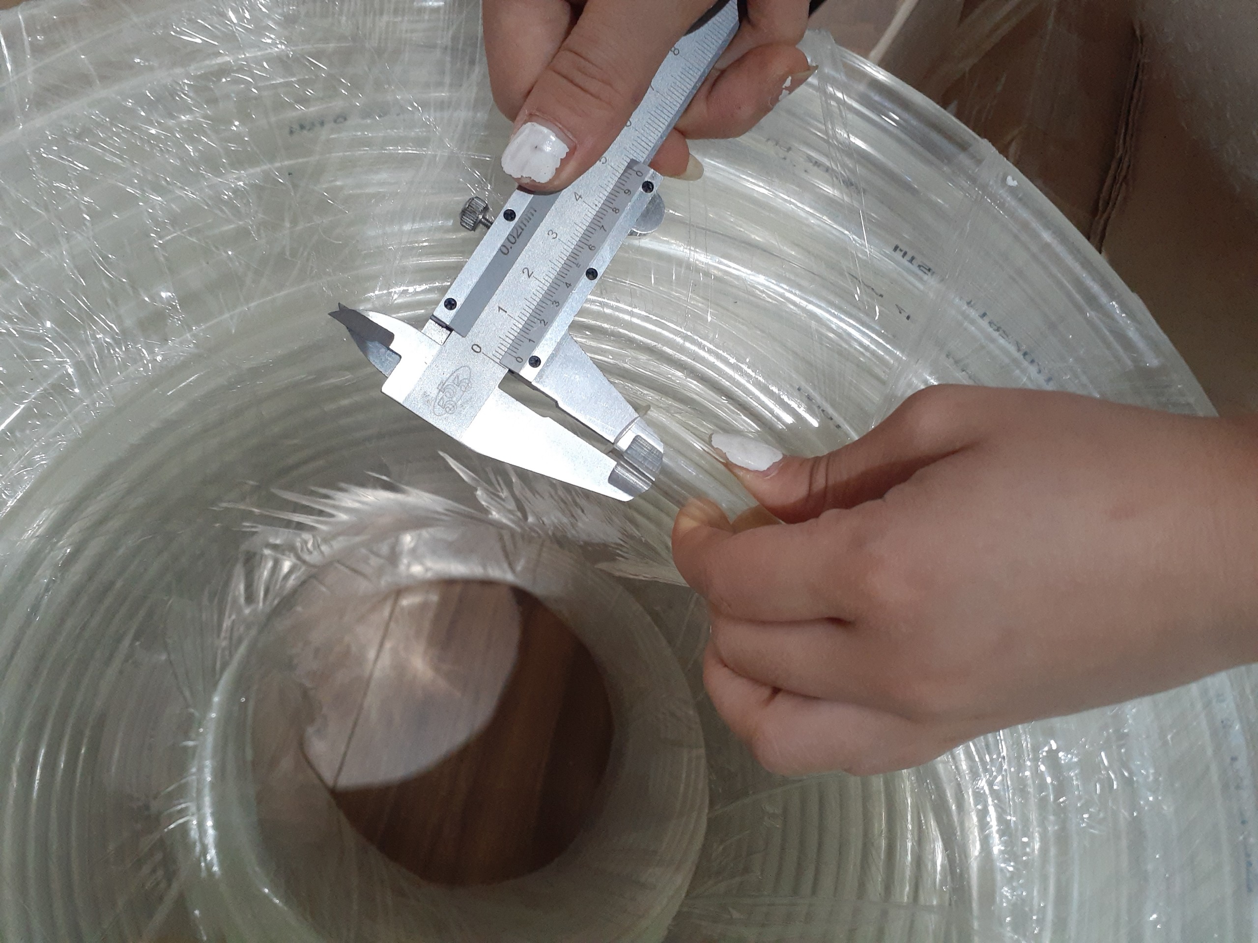 Ống dây khí màu trắng và xanh dương, đen có sẵn phi 4,6,8,10,12,16mm