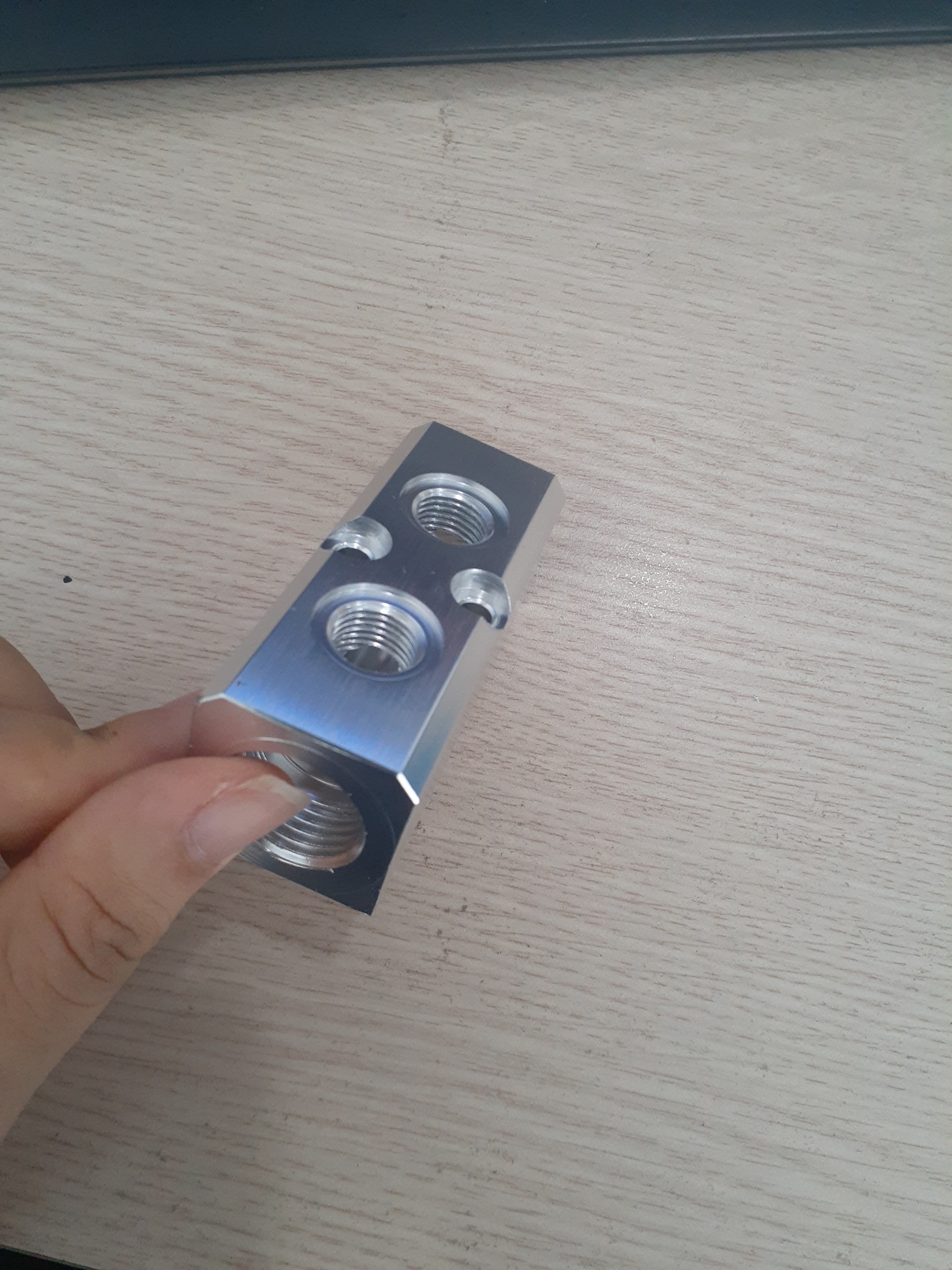 Thanh chia khí nhiều cổng chia 2,3,4,5 ren trong LA2, LA3, LA4, Bộ chia khí nhiều cổng LA2, LA3, LA4