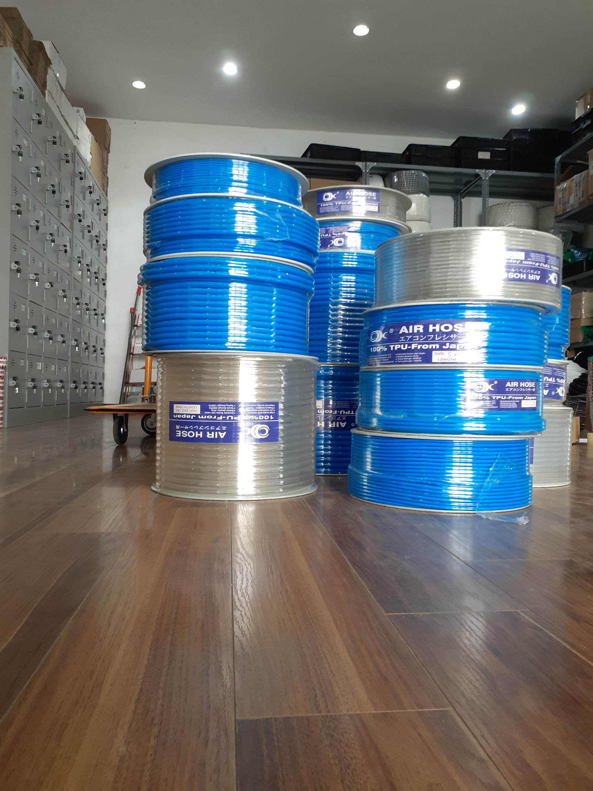 Ống dây khí nén PU màu trắng và xanh dương, đen, đỏ, vàng có sẵn phi 4,6,8,10,12,14,16mm - hãng OK liên doanh Việt Nhật