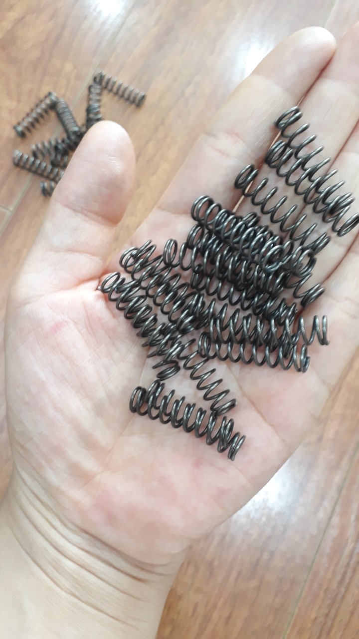 Lò xo nén thép không gỉ 304 KT 1.2*8*30mm