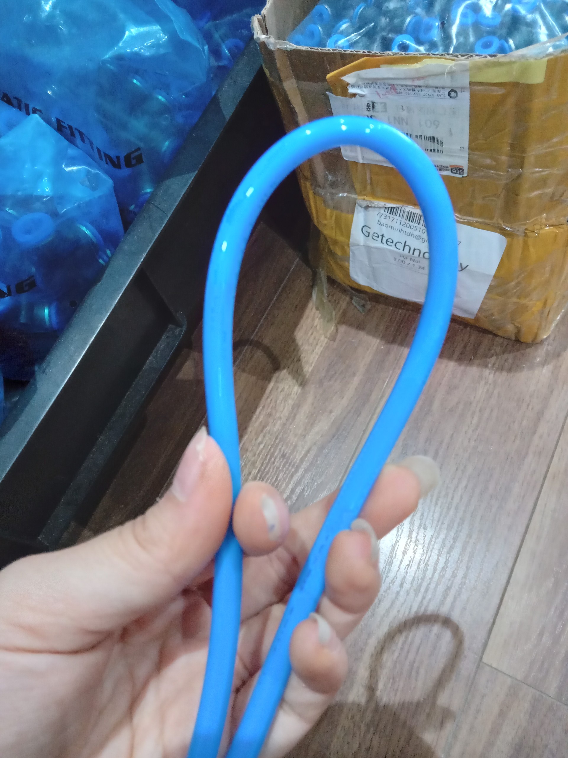 Ống dây khí nén PU màu trắng và xanh dương, đen có sẵn phi 4,6,8,10,12,16mm - hãng OK liên doanh Việt Nhật