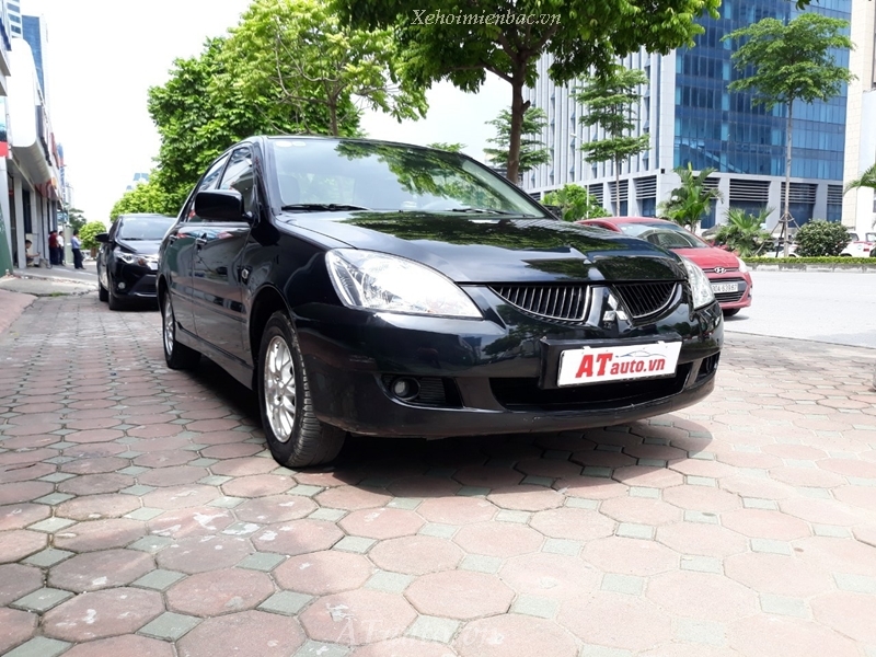 Chiếc xe Mitsubishi Lancer Gala 1.6AT sx 2005 rất đẹp