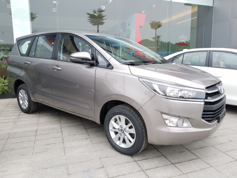 innova 2019 số tự động màu đồng