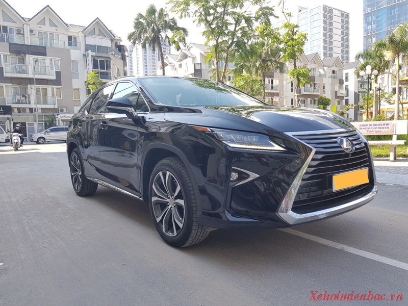 Hông xe Lexus RX350 snag trọng và đẳng cấp 