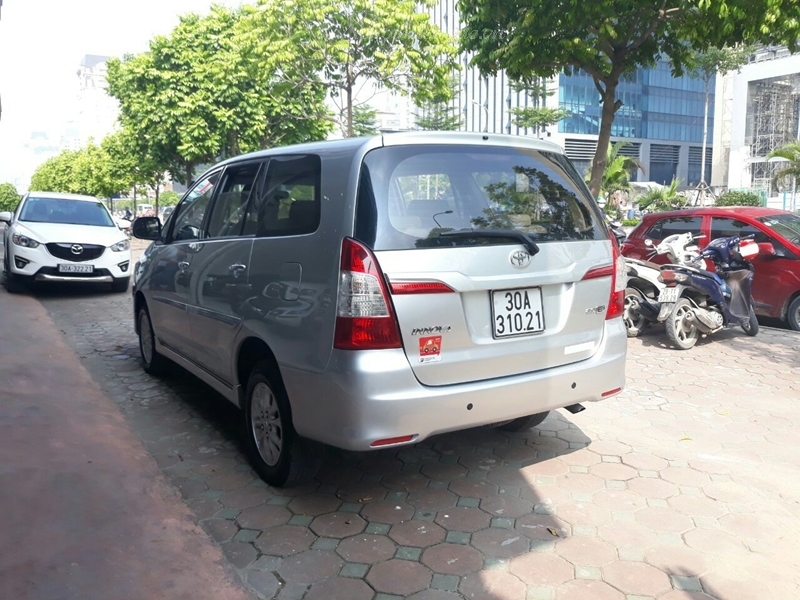 Xe Toyota Innova 2014 số sàn, màu bạc, biển Hà Nội đã qua sử dụng Xe ...