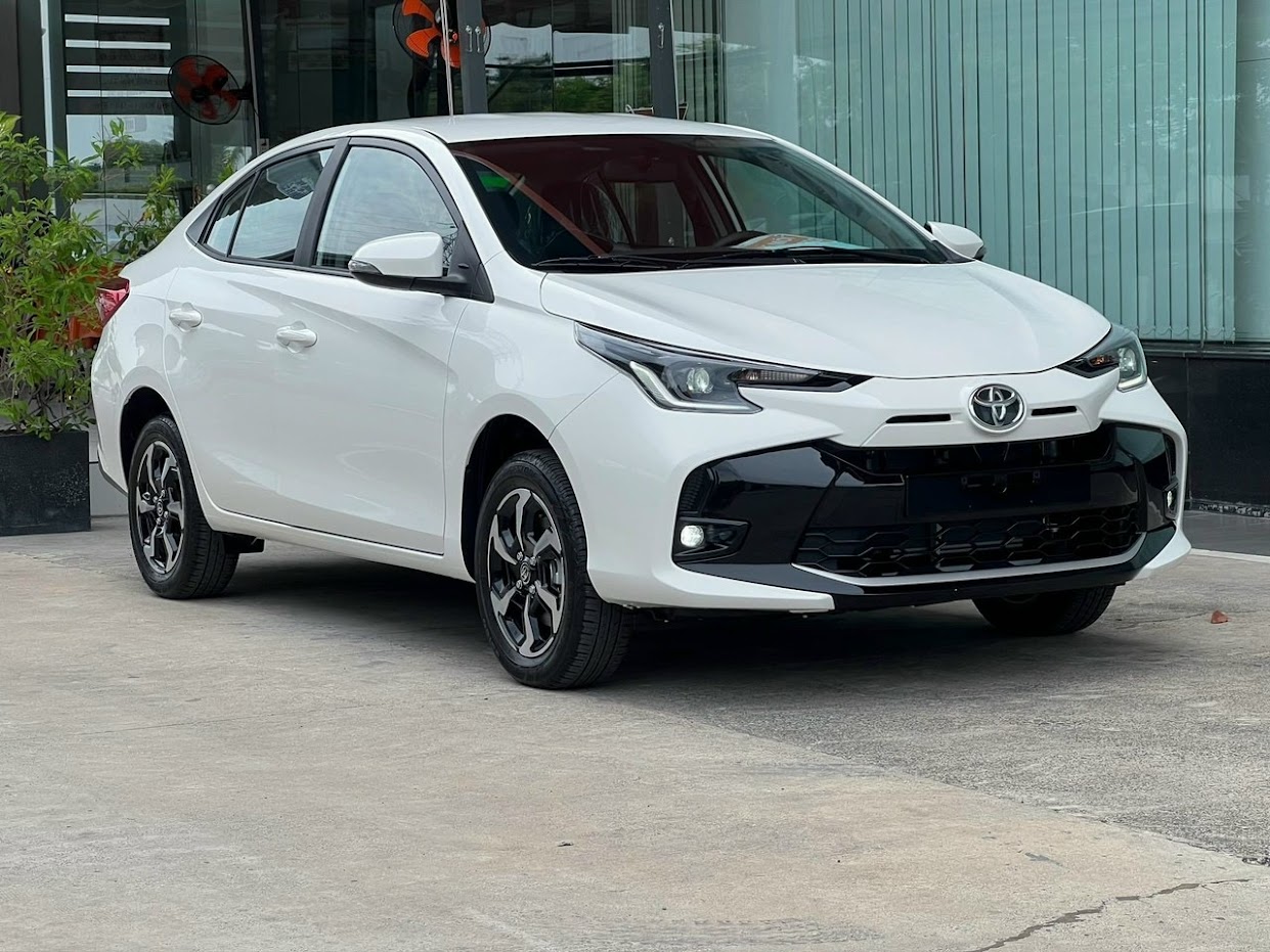 gia-xe-toyota-vios-2023-ve-trang