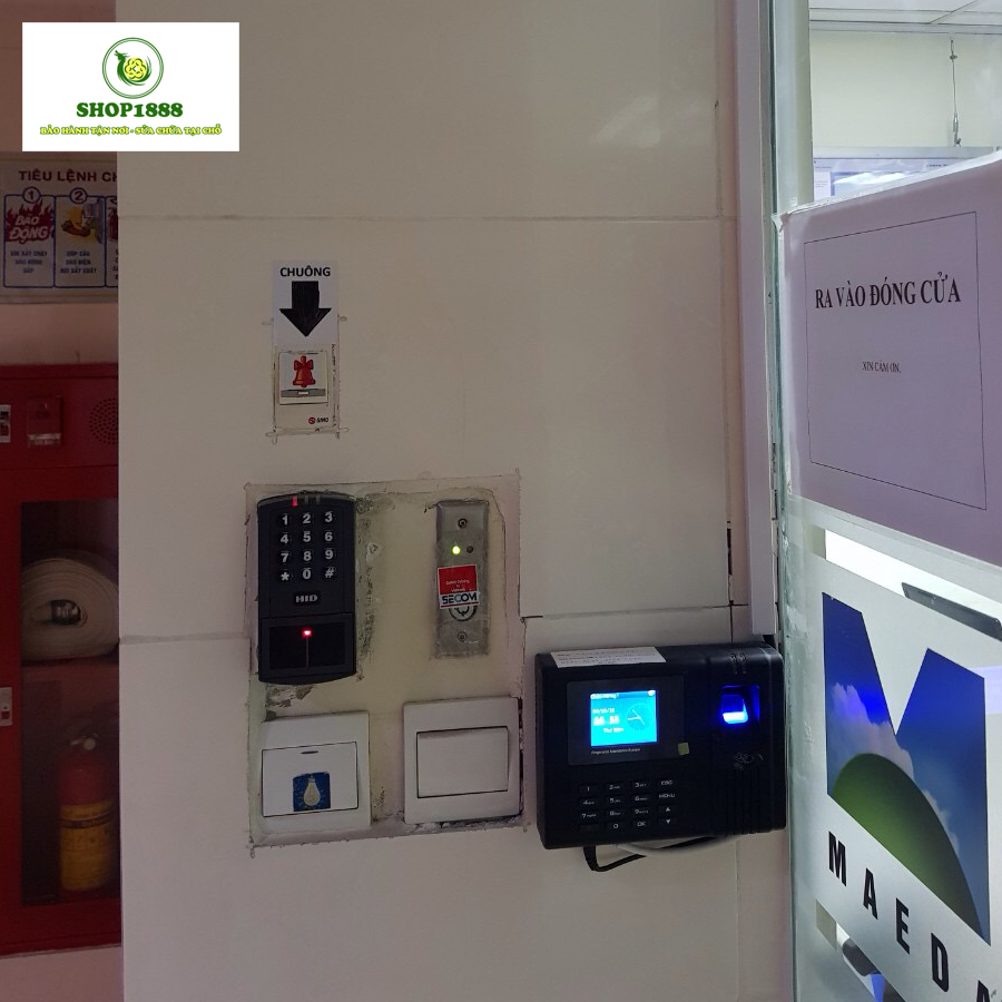 Khách hàng lắp đặt máy chấm công vân tay của Shop1888 Khách hàng lắp đặt máy chấm công vân tay của Shop1888