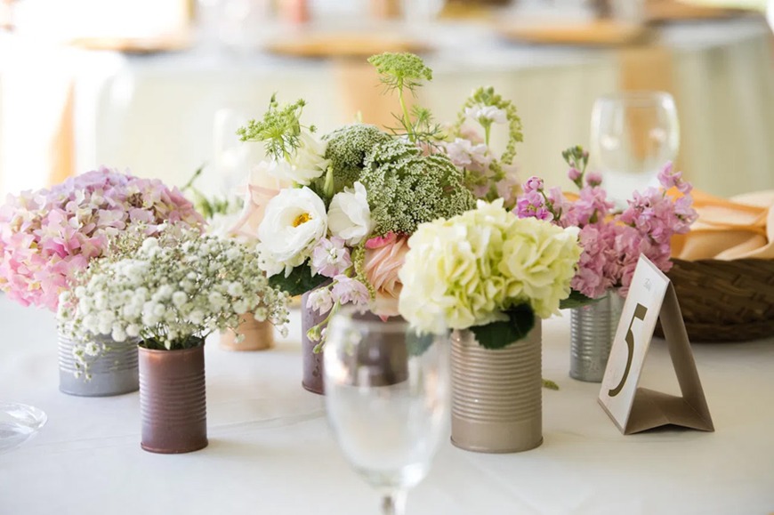 Xuân mới rực rỡ với hoa tươi được bày trí khắp không gian nội thất