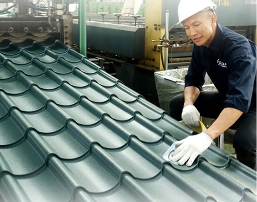 Tôn có lớp mạ hợp kim nhôm kẽm có khả năng chống ăn mòn vượt trội so với tôn mạ kẽm thông thường