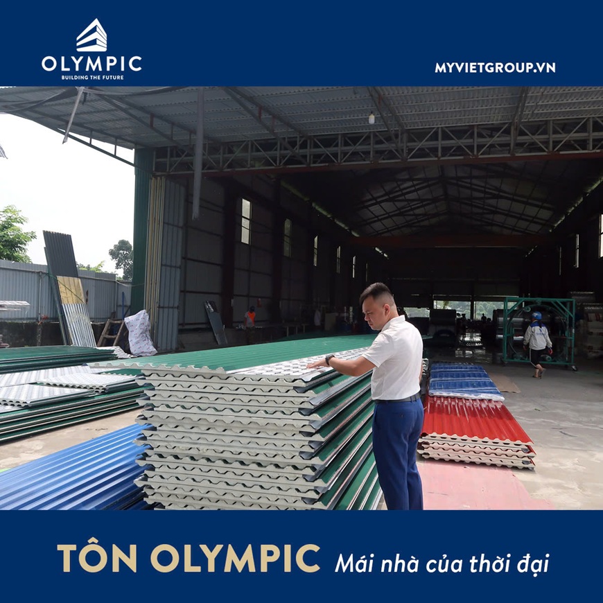 Khi mua hàng bạn nên quan sát thật kỹ bề mặt để nhận diện tôn thật