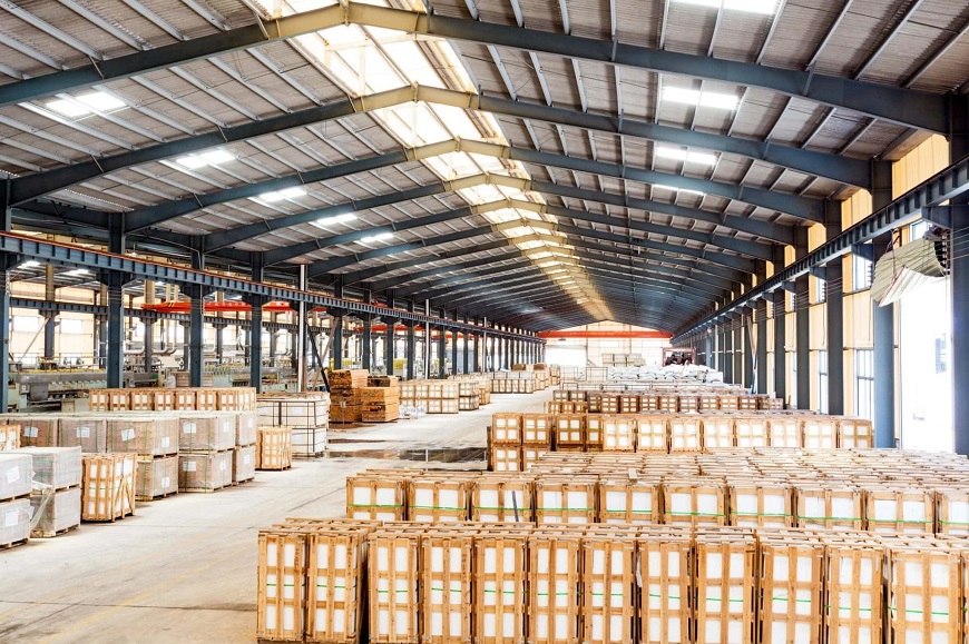 Nhờ đặc tính chống cháy mà nó được ứng dụng làm mái các nhà kho chứa những vật liệu dễ cháy