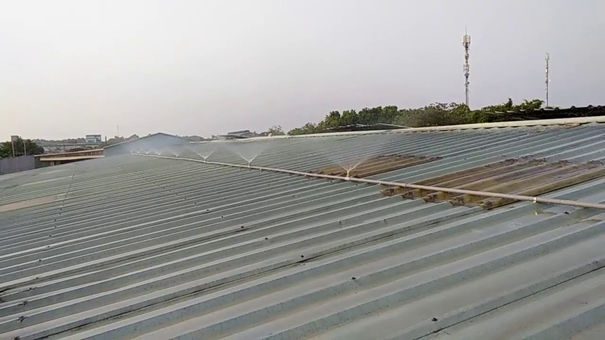 Phun nước cho mái là là phương pháp giảm nhiệt hiệu quả tức thì, và tối ưu chi phí nhất