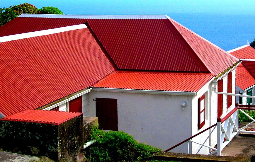 Tôn lợp mái với độ dày dao động 3 - 4.5 zem là lựa chọn lý tưởng cho nhà ở dân dụng 