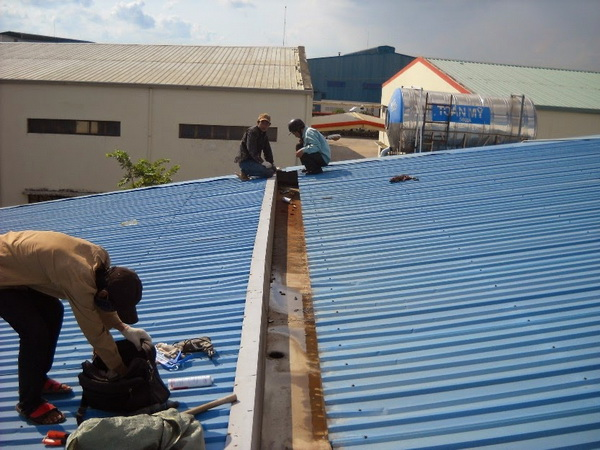 Quá trình lắp đặt rất dễ gặp các vấn đề ảnh hưởng trực tiếp đến chất lượng của tôn