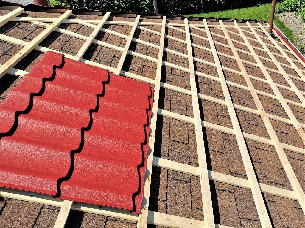Lắp đặt các tấm tôn sóng ngói từ cao xuống thấp