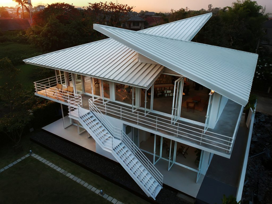 Nhà tiền chế được xây dựng bằng tôn lạnh cán 11 sóng