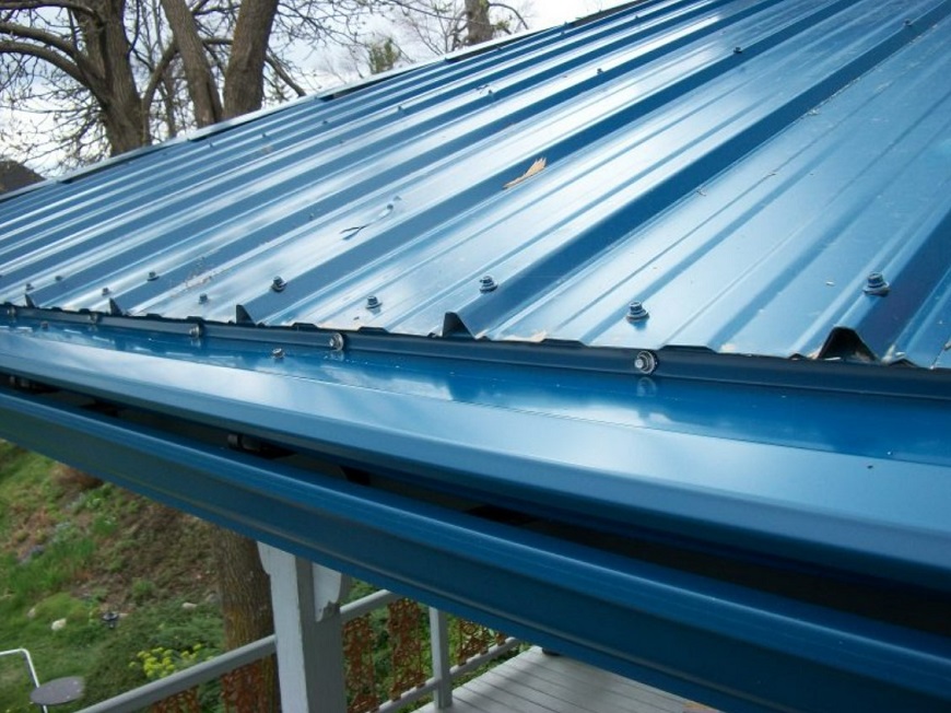 Thi công máng xối mái tôn đúng kỹ thuật với độ dốc tiêu chuẩn giúp thoát nước nhanh, hạn chế tình trạng tràn nước, thấm dột và nâng cao tuổi thọ cho toàn bộ công trình