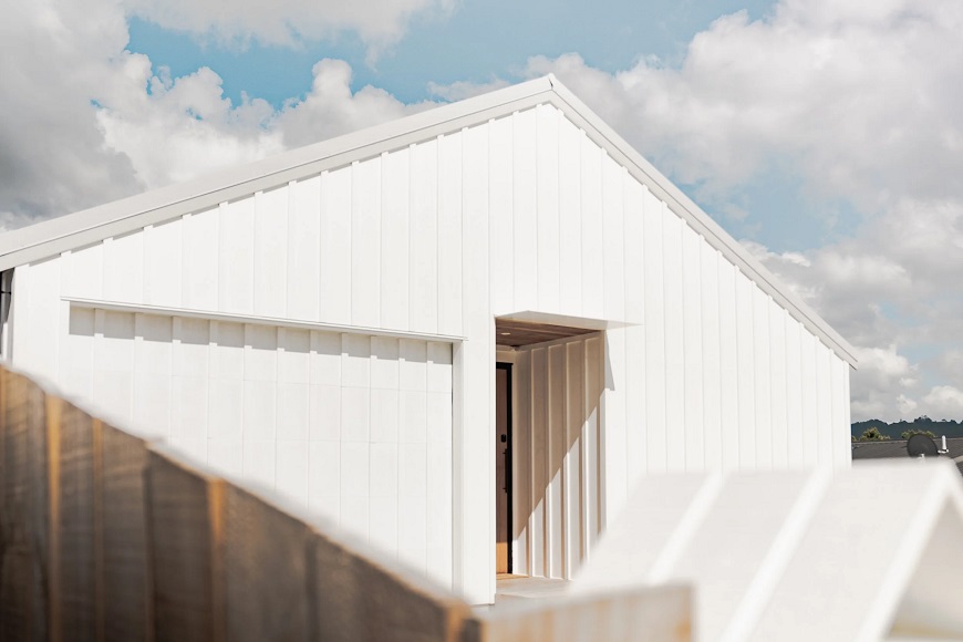 Tôn màu trắng sữa mang cảm giác nhẹ nhàng mà trang nhã sang trọng