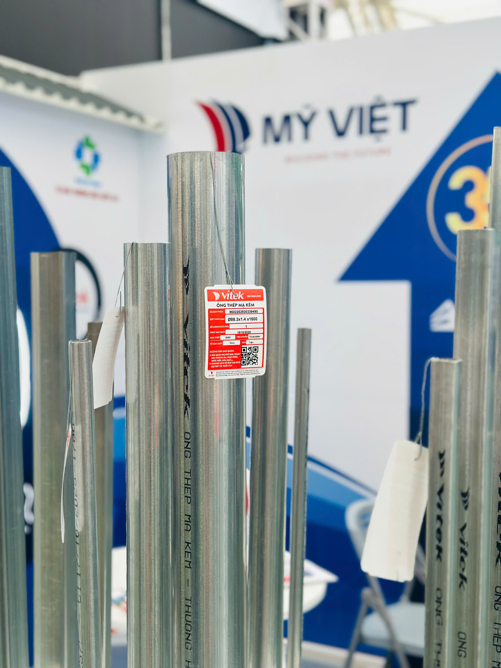 Nên lựa chọn ống thép tròn mạ kẽm từ những thương hiệu uy tín như Mỹ Việt Group để tránh các sai lầm phổ biến và đảm bảo chất lượng công trình