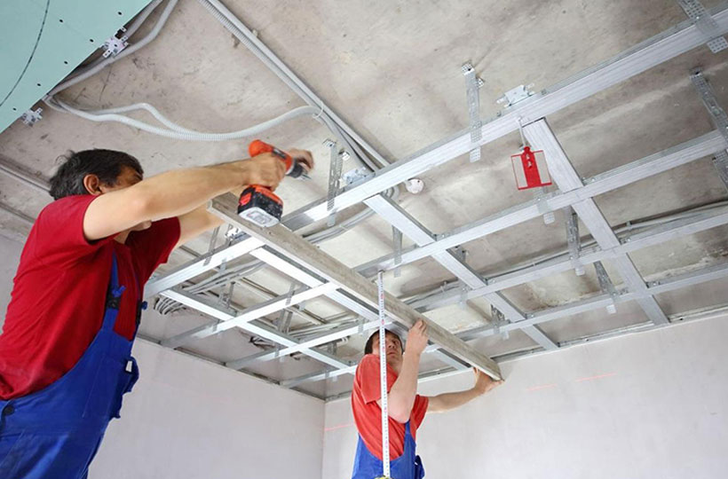 Lựa chọn đơn vị thi công và cung cấp sản phẩm tôn lạnh đóng trần uy tín