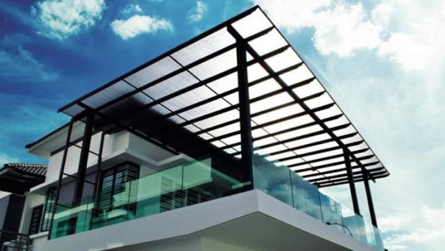 Nhà ống phong cách hiện đại với tấm lợp lấy sáng thông minh